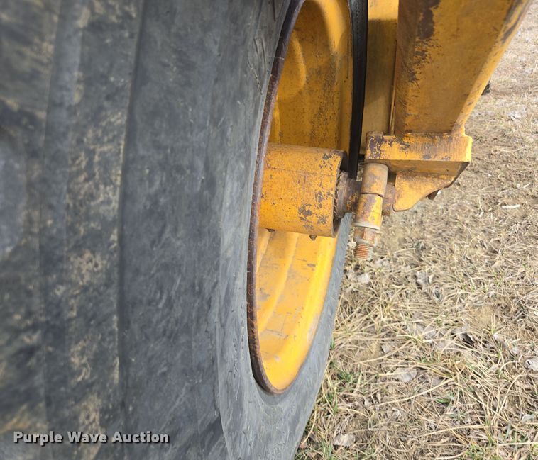 image for item EQ6772 2006 John Deere  1814C  scraper