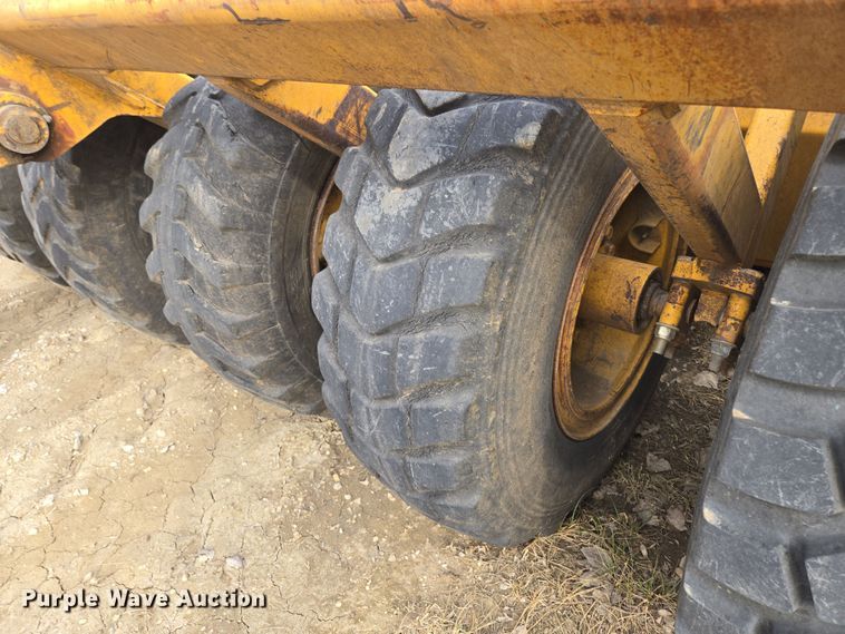 image for item EQ6772 2006 John Deere  1814C  scraper