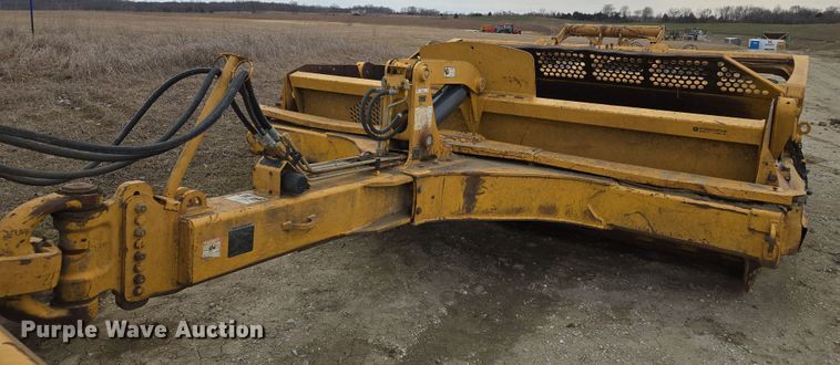 image for item EQ6773 2006 John Deere  1814C  scraper