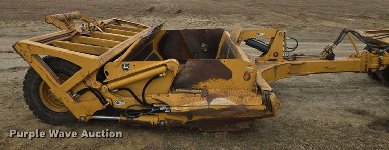 image for item EQ6773 2006 John Deere  1814C  scraper