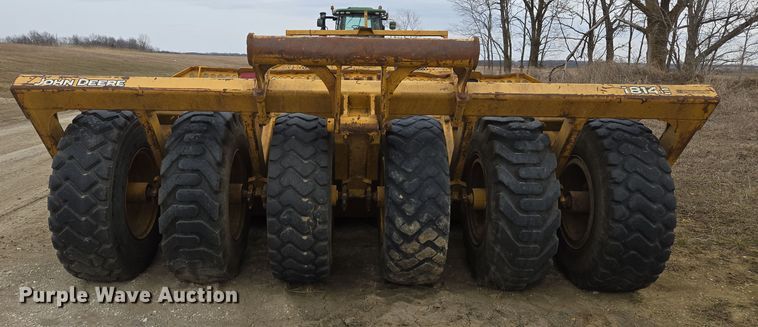 image for item EQ6773 2006 John Deere  1814C  scraper