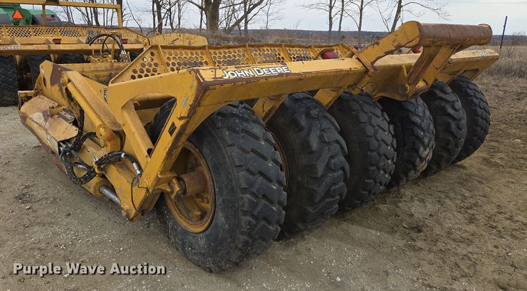 image for item EQ6773 2006 John Deere  1814C  scraper