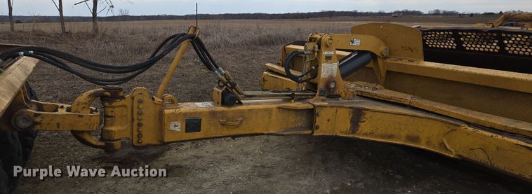 image for item EQ6773 2006 John Deere  1814C  scraper