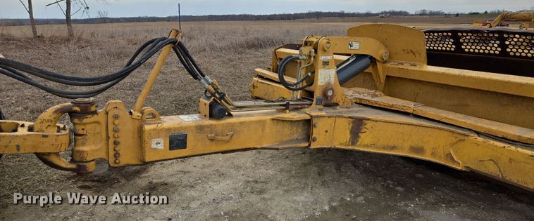 image for item EQ6773 2006 John Deere  1814C  scraper
