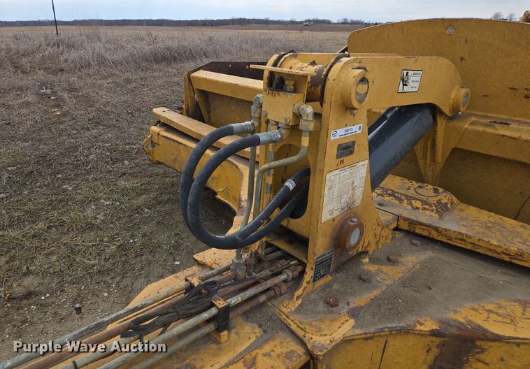 image for item EQ6773 2006 John Deere  1814C  scraper