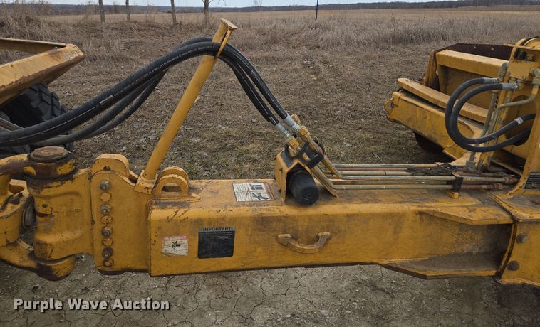 image for item EQ6773 2006 John Deere  1814C  scraper