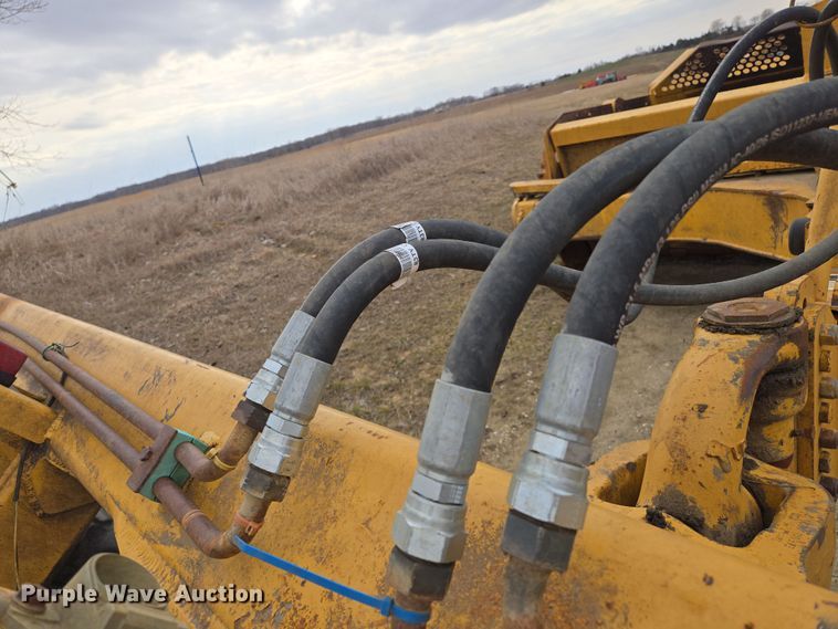 image for item EQ6773 2006 John Deere  1814C  scraper