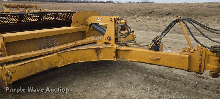 image for item EQ6773 2006 John Deere  1814C  scraper