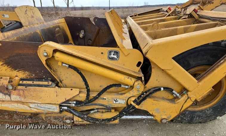 image for item EQ6773 2006 John Deere  1814C  scraper