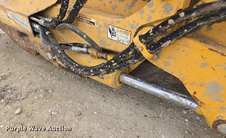 image for item EQ6773 2006 John Deere  1814C  scraper