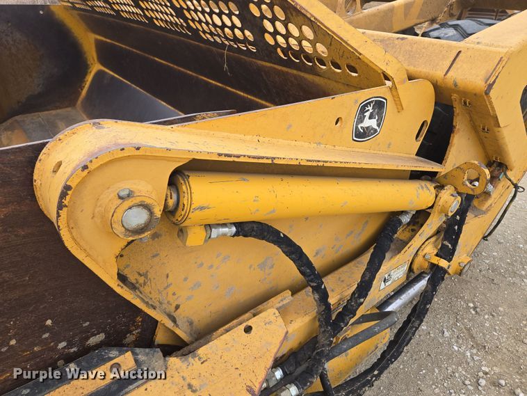 image for item EQ6773 2006 John Deere  1814C  scraper