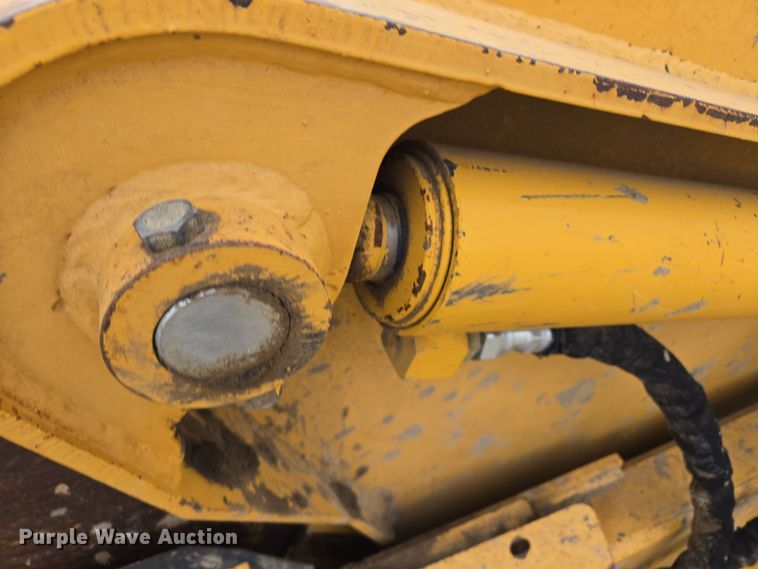 image for item EQ6773 2006 John Deere  1814C  scraper