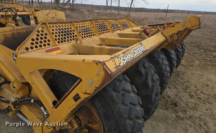 image for item EQ6773 2006 John Deere  1814C  scraper