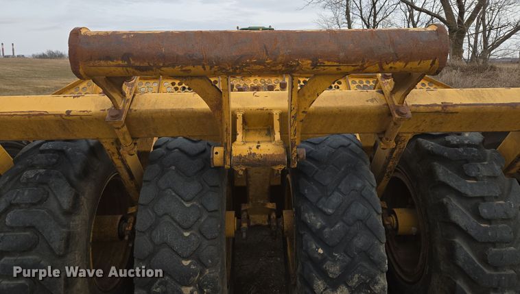 image for item EQ6773 2006 John Deere  1814C  scraper