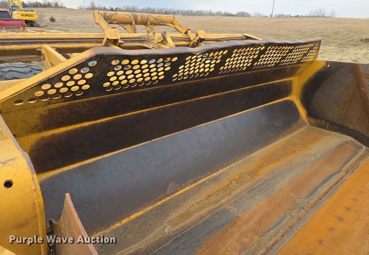 image for item EQ6773 2006 John Deere  1814C  scraper