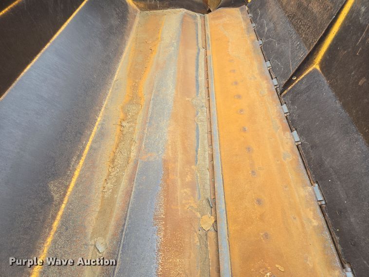 image for item EQ6773 2006 John Deere  1814C  scraper