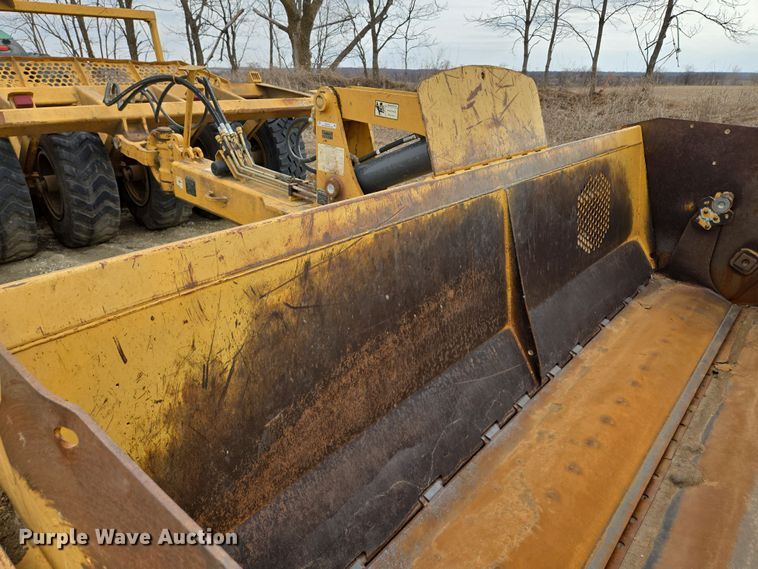 image for item EQ6773 2006 John Deere  1814C  scraper