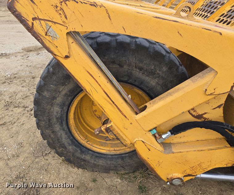 image for item EQ6773 2006 John Deere  1814C  scraper