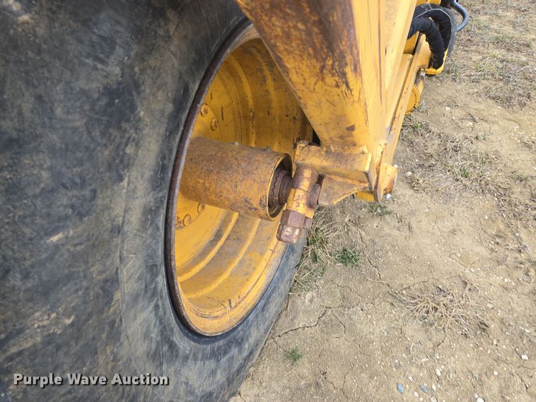 image for item EQ6773 2006 John Deere  1814C  scraper