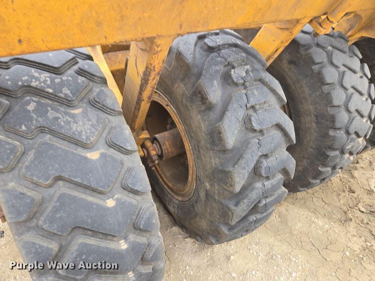 image for item EQ6773 2006 John Deere  1814C  scraper