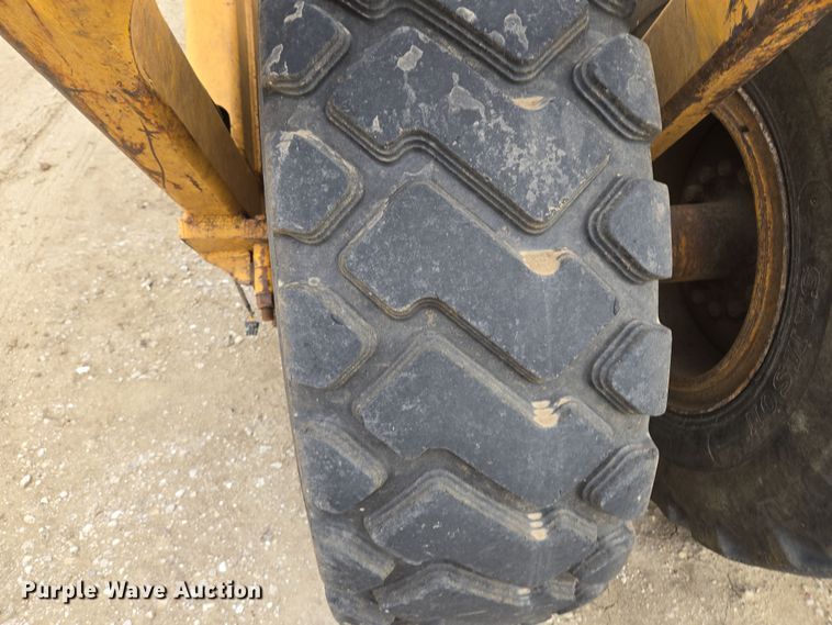 image for item EQ6773 2006 John Deere  1814C  scraper