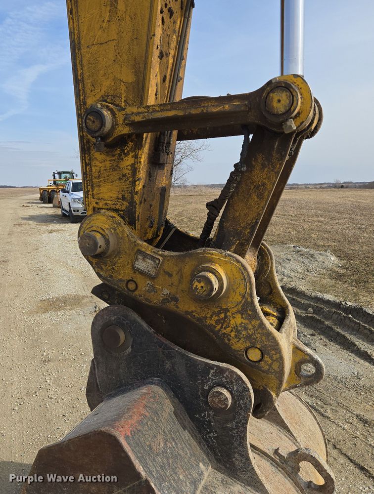 image for item EQ6775 2019 Kobelco  SK210LC-10 excavator