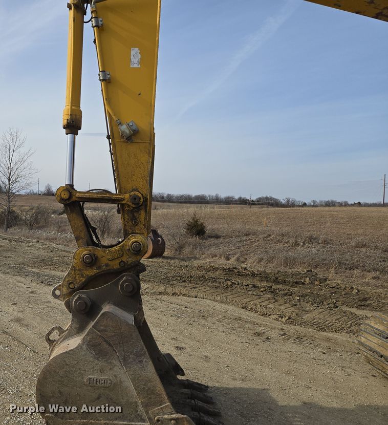 image for item EQ6775 2019 Kobelco  SK210LC-10 excavator