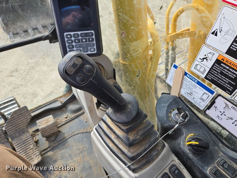 image for item EQ6775 2019 Kobelco  SK210LC-10 excavator