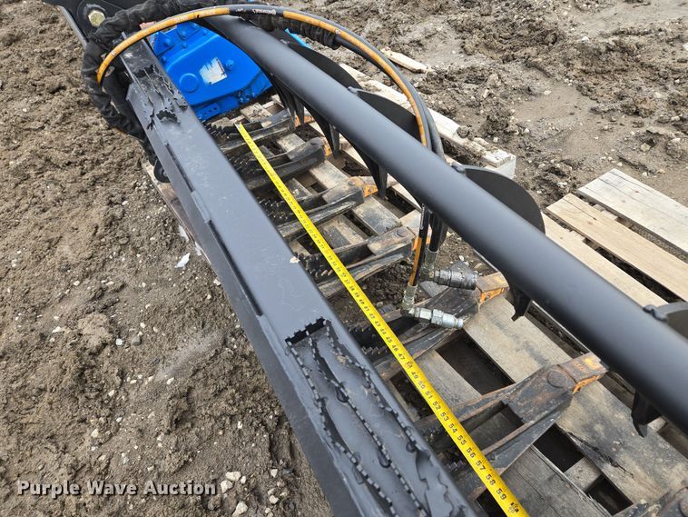 image for item EQ6796 Skid steer grapple bucket 