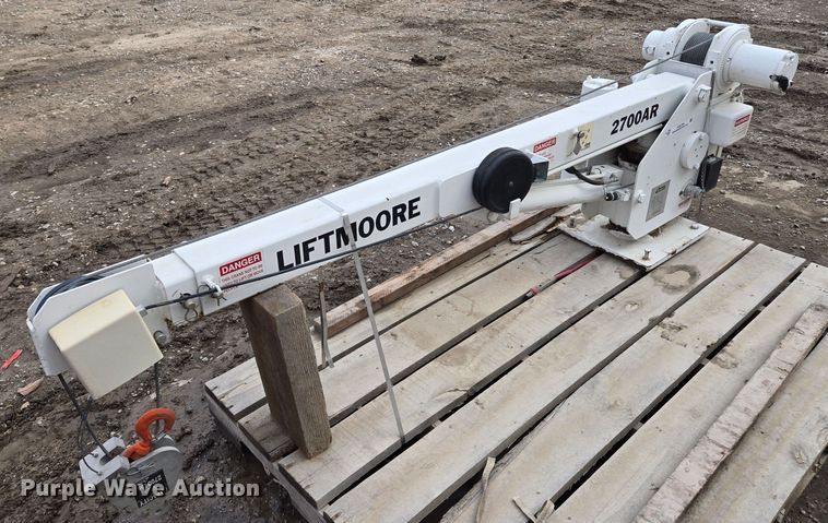 image for item EQ6798 Lift Moore  2700AR crane