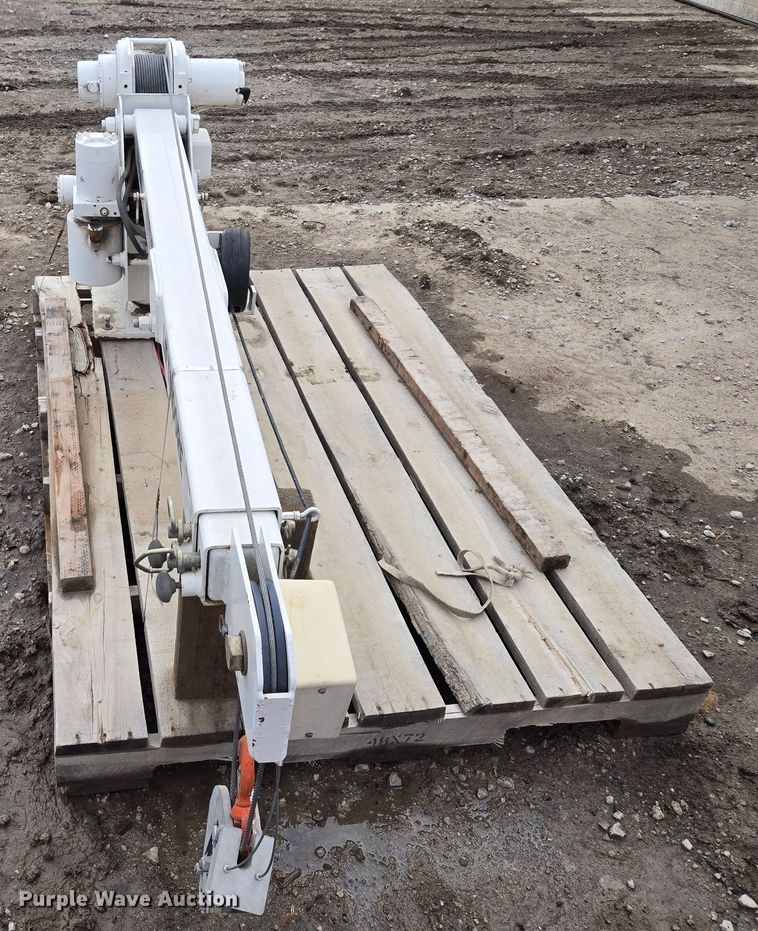 image for item EQ6798 Lift Moore  2700AR crane