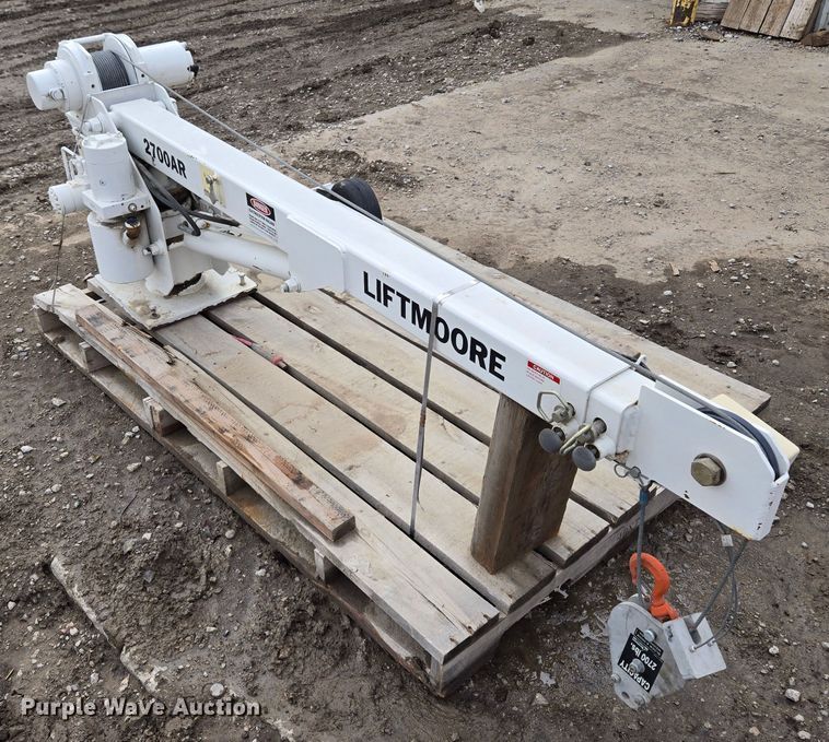 image for item EQ6798 Lift Moore  2700AR crane