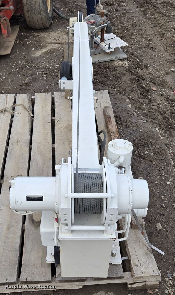 image for item EQ6798 Lift Moore  2700AR crane