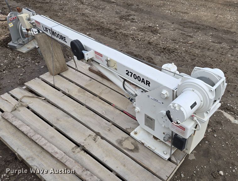 image for item EQ6798 Lift Moore  2700AR crane