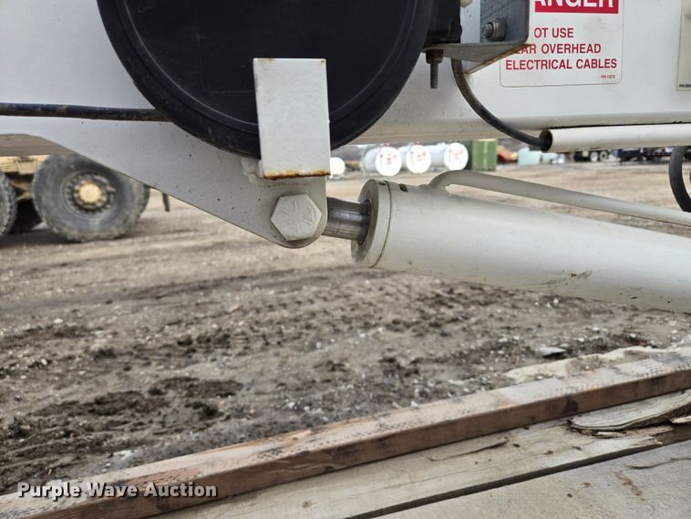 image for item EQ6798 Lift Moore  2700AR crane