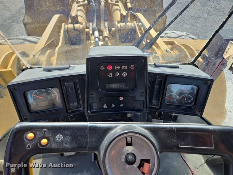 image for item EQ6832 1998 Caterpillar 980G wheel loader