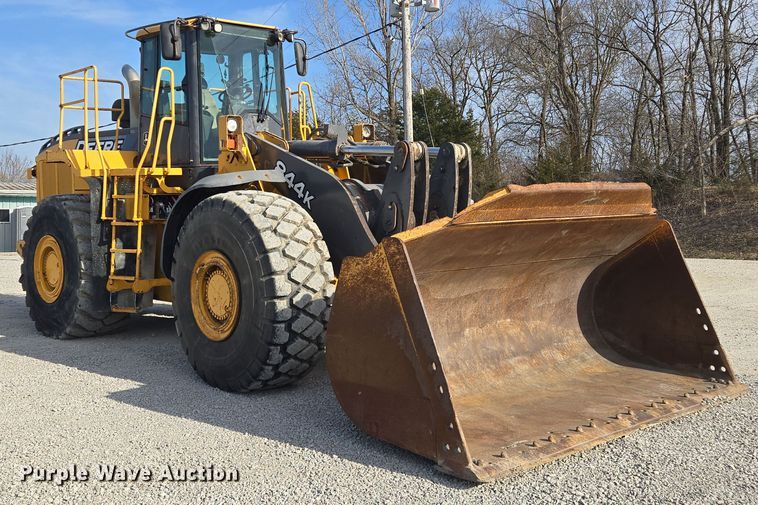 image for item EQ6833 2012 John Deere 844K wheel loader