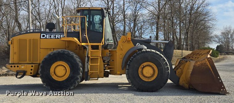 image for item EQ6833 2012 John Deere 844K wheel loader