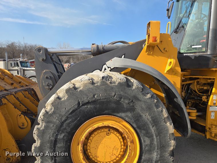 image for item EQ6833 2012 John Deere 844K wheel loader