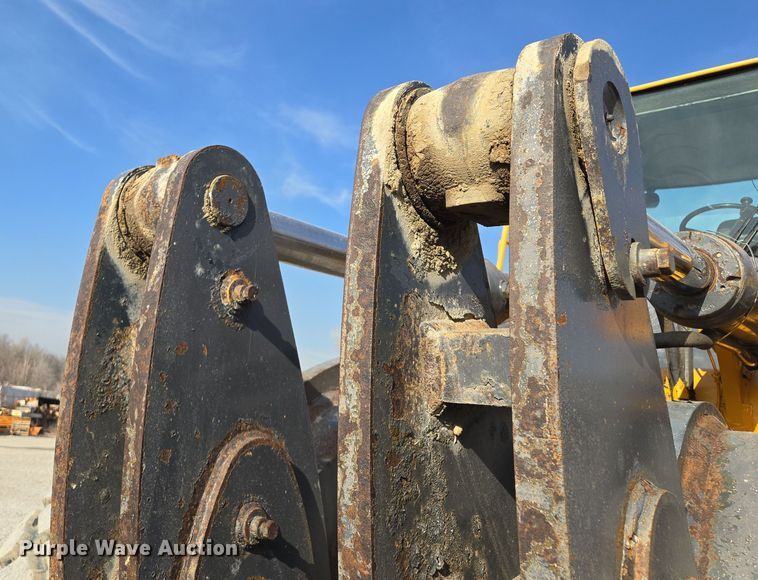 image for item EQ6833 2012 John Deere 844K wheel loader