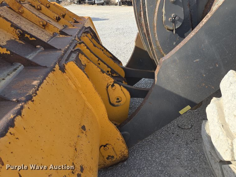 image for item EQ6833 2012 John Deere 844K wheel loader