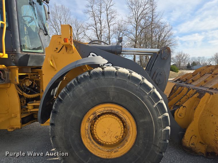 image for item EQ6833 2012 John Deere 844K wheel loader
