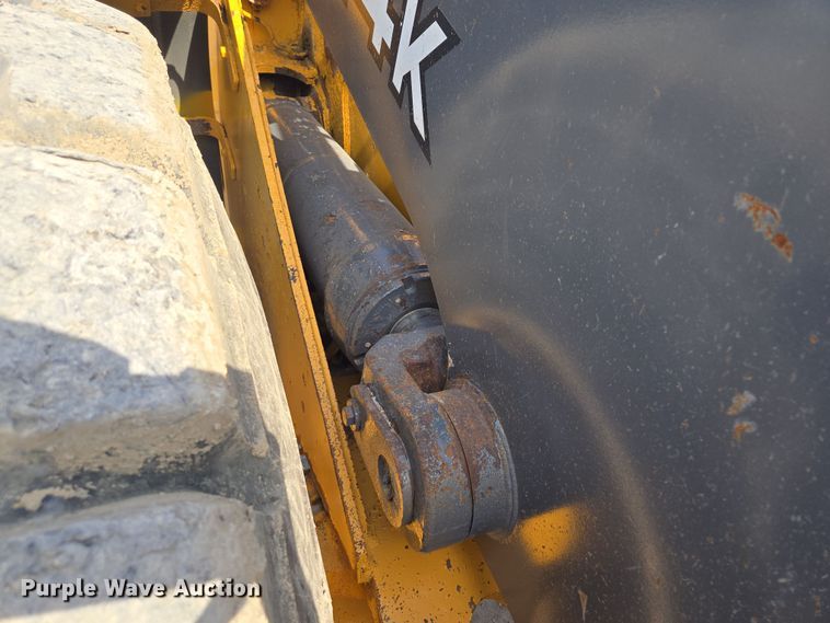 image for item EQ6833 2012 John Deere 844K wheel loader