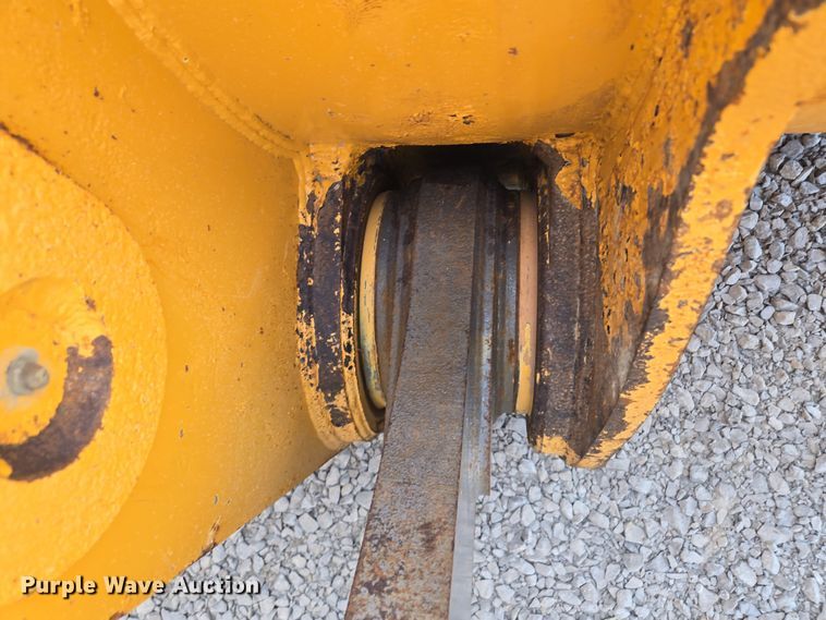 image for item EQ6833 2012 John Deere 844K wheel loader