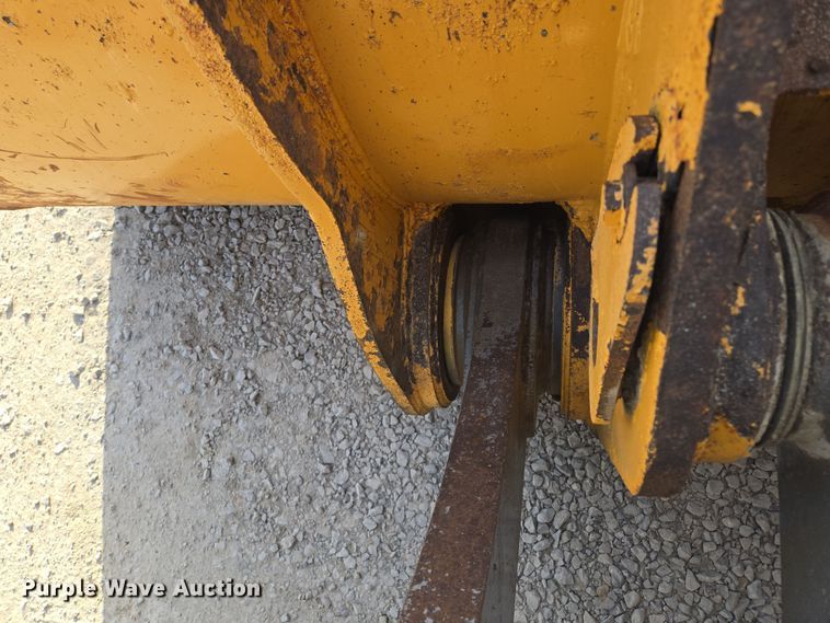 image for item EQ6833 2012 John Deere 844K wheel loader