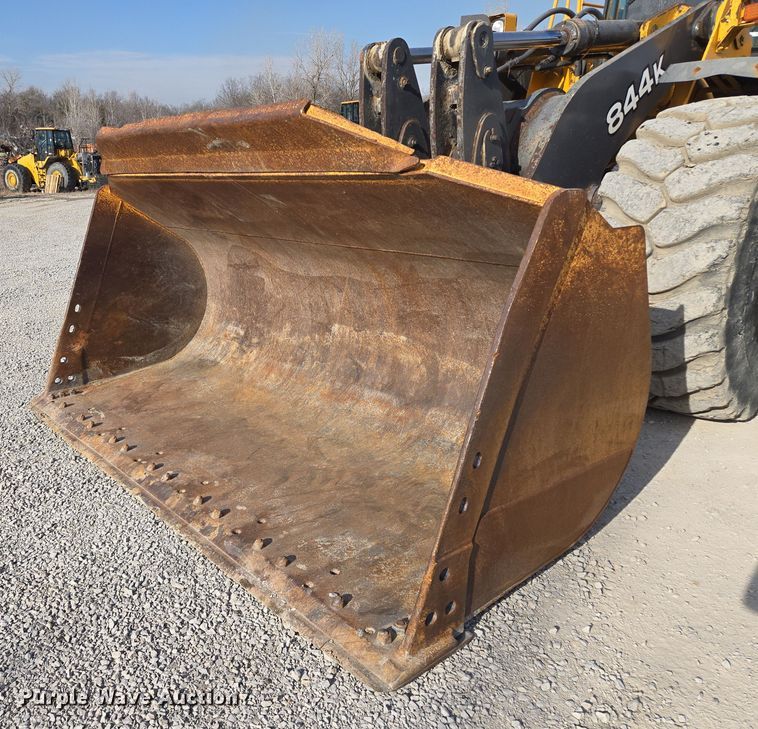 image for item EQ6833 2012 John Deere 844K wheel loader