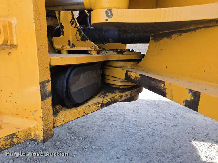 image for item EQ6833 2012 John Deere 844K wheel loader