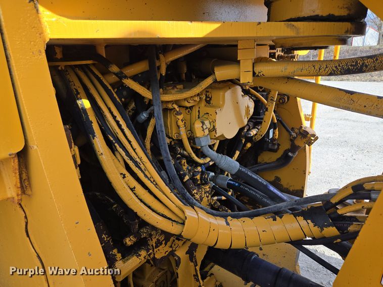 image for item EQ6833 2012 John Deere 844K wheel loader