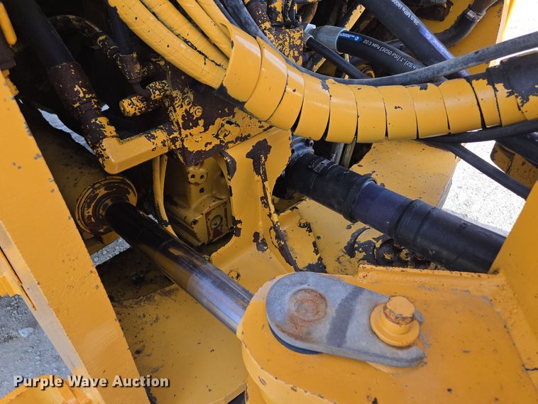 image for item EQ6833 2012 John Deere 844K wheel loader