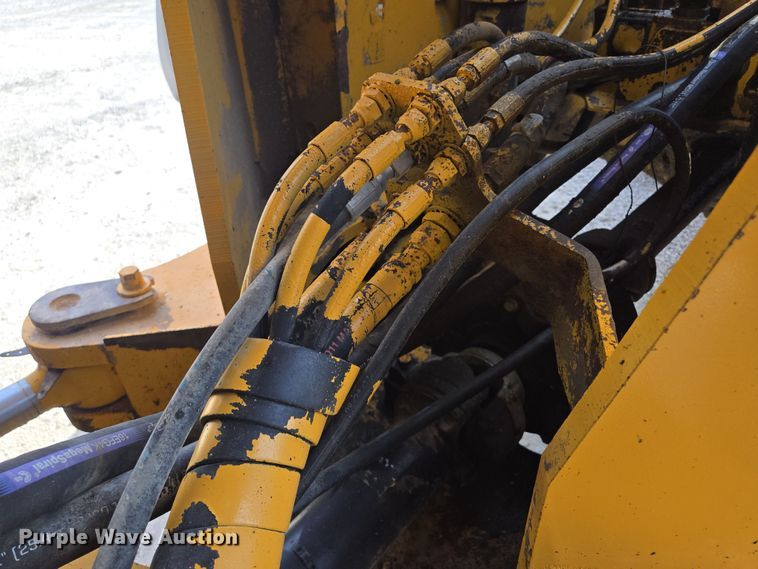 image for item EQ6833 2012 John Deere 844K wheel loader